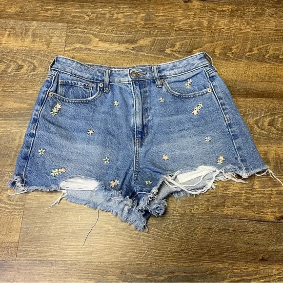 American Eagle Floral Embroidered High Rise Cut Off Mom Shorts Womens Sz 4 - Picture 3 of 11
